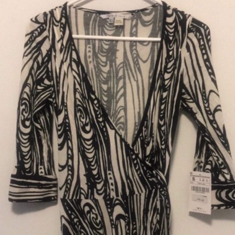 🖤ZARA🖤WHIRLS AND SWIRLS TRUE WRAP DRESS🖤